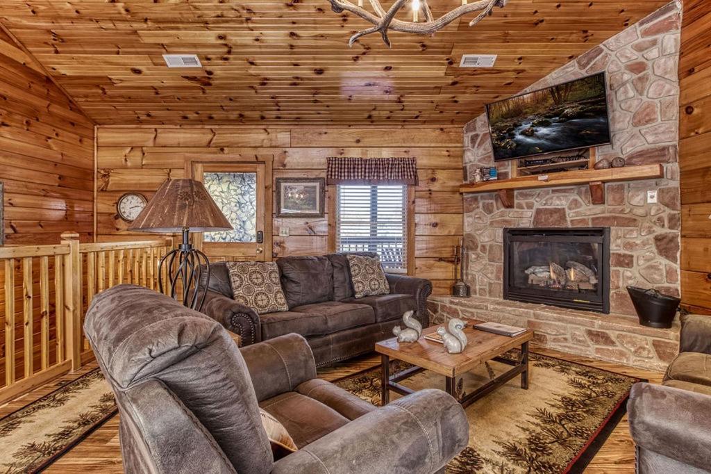 The Nut House, Hot Tub, Game Room, Wifi, 1089 Free Tickets Each Paid Day, Dollywood And More! Pigeon Forge Esterno foto