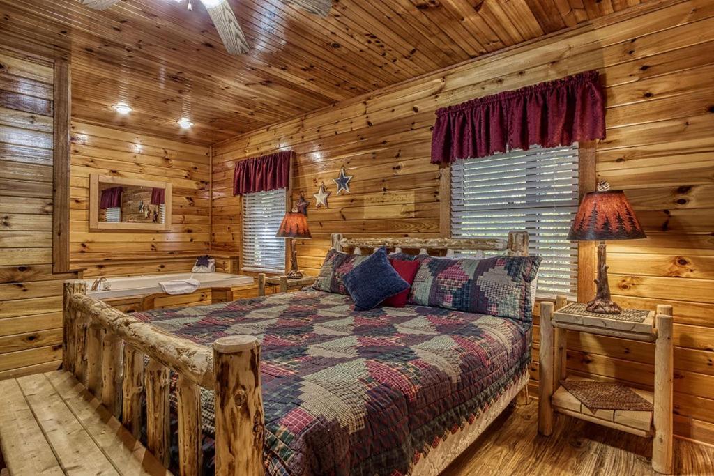 The Nut House, Hot Tub, Game Room, Wifi, 1089 Free Tickets Each Paid Day, Dollywood And More! Pigeon Forge Esterno foto