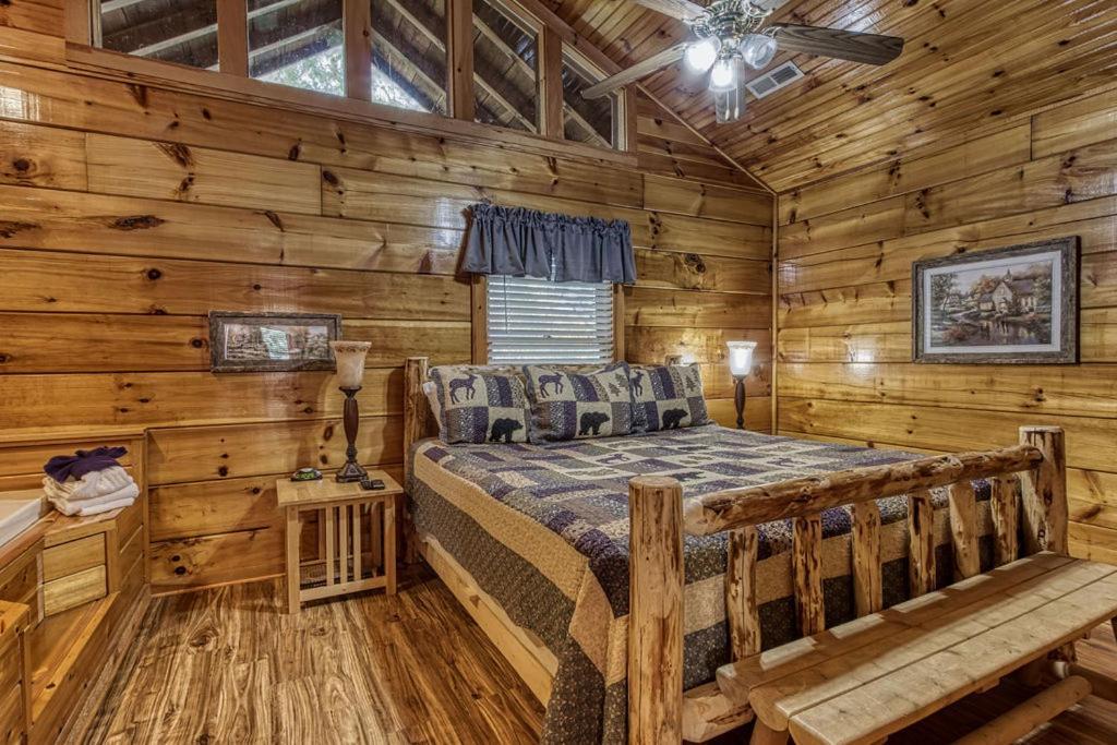 The Nut House, Hot Tub, Game Room, Wifi, 1089 Free Tickets Each Paid Day, Dollywood And More! Pigeon Forge Esterno foto