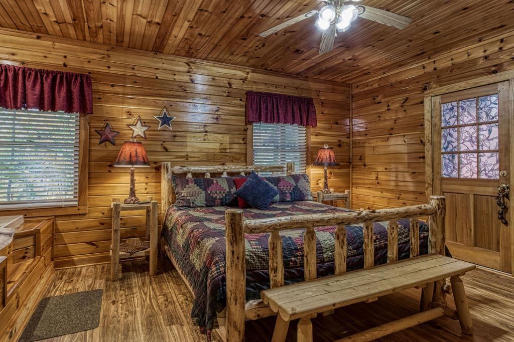 The Nut House, Hot Tub, Game Room, Wifi, 1089 Free Tickets Each Paid Day, Dollywood And More! Pigeon Forge Esterno foto