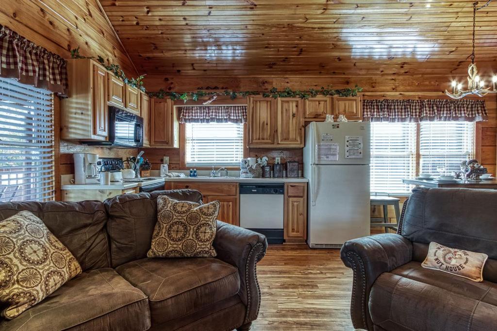 The Nut House, Hot Tub, Game Room, Wifi, 1089 Free Tickets Each Paid Day, Dollywood And More! Pigeon Forge Esterno foto